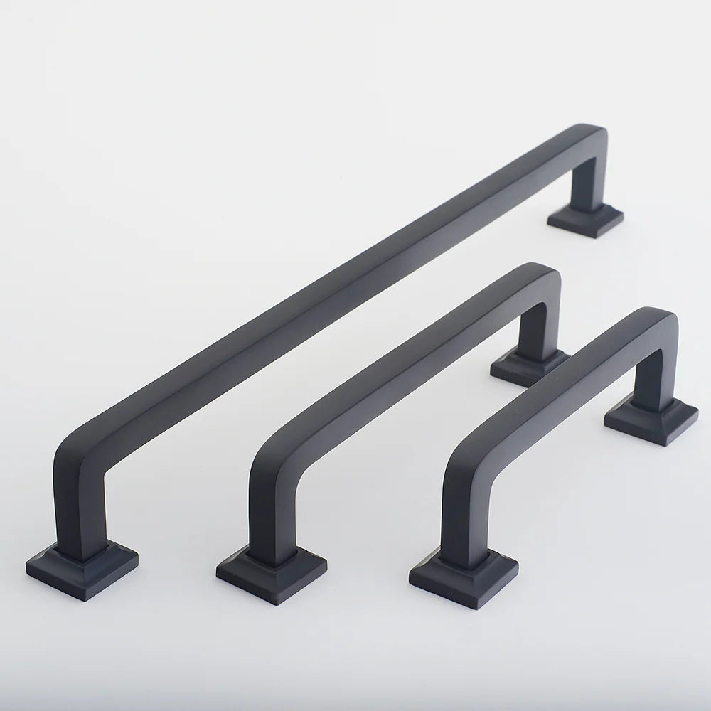 Hepburn Hardware Bronte Handle | Blackest Black