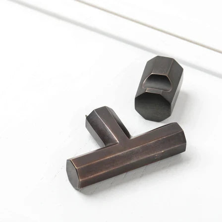 Henley Knob in antique bronze, detail