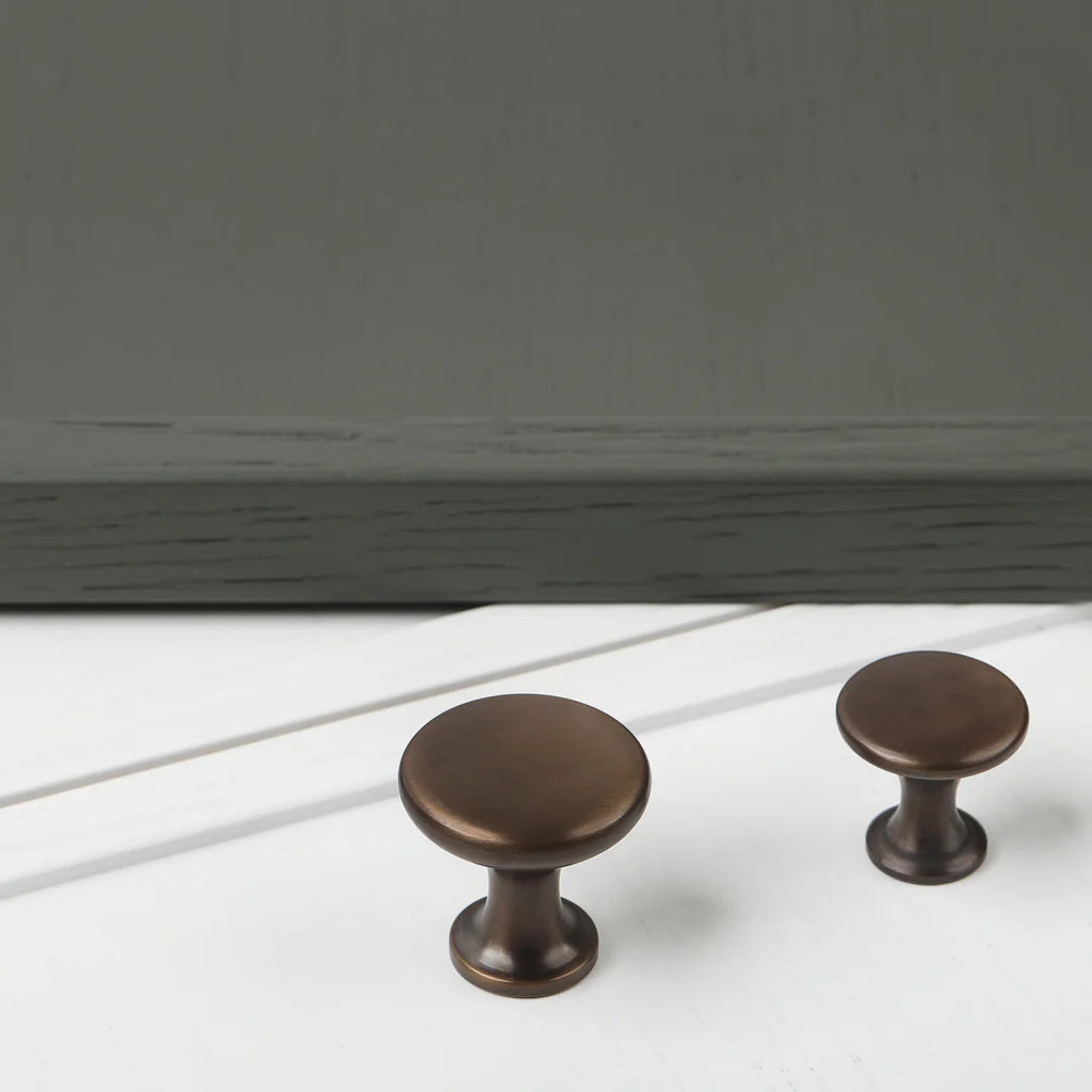 Hepburn Hardware Ascot Knob | Antique Bronze