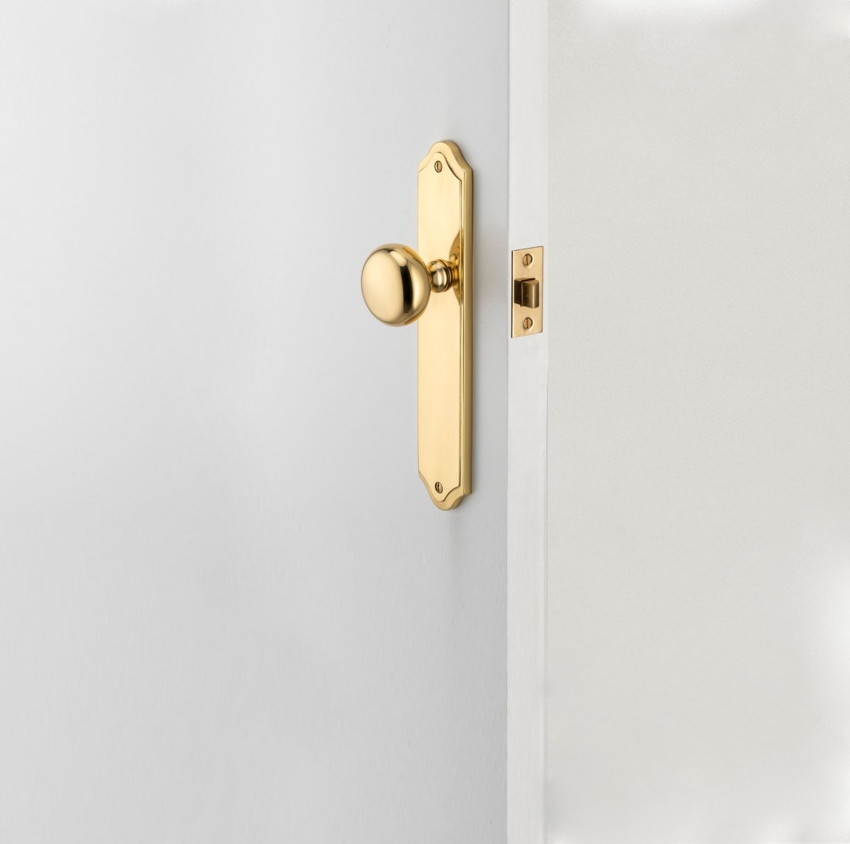 Cambridge Knob - Shouldered Backplate - Ella Grace - Iver - Polished Brass - Door Knobs