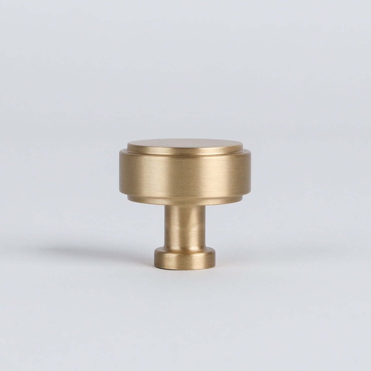 Georgia Knob in burnished brass, detail