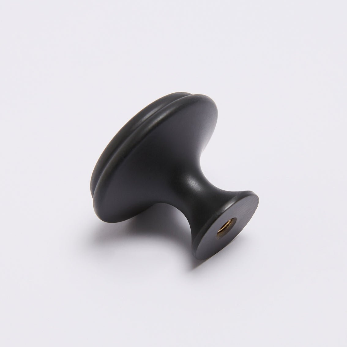 Halifax Knob in blackest black, detail