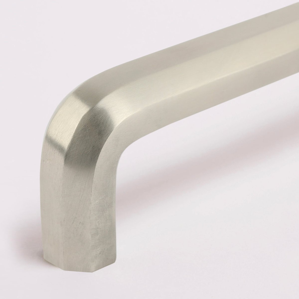 Henley Appliance Pull in satin nickel, detail