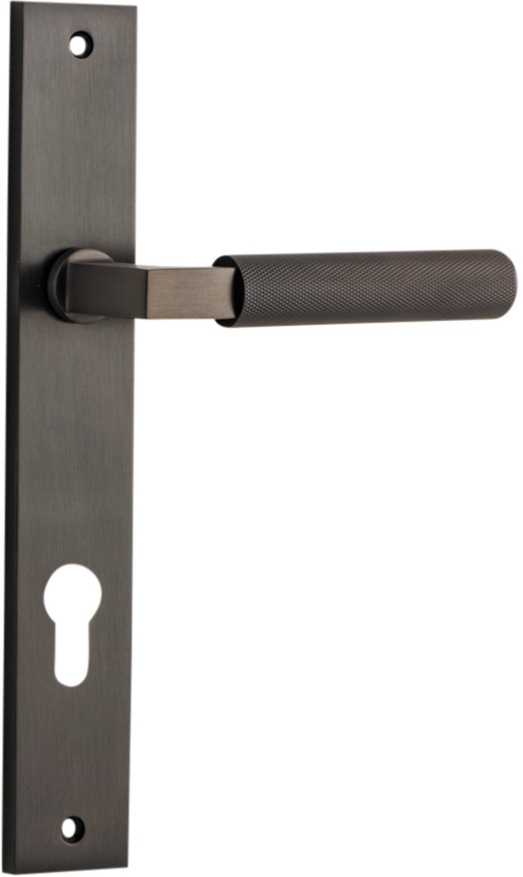 Brunswick Lever - Rectangular Backplate - Ella Grace - Iver - Signature Brass - Door Levers