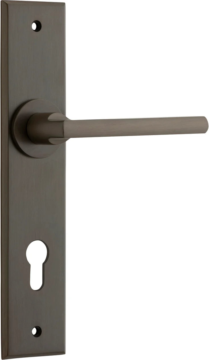 Baltimore Lever - Chamfered Backplate - Ella Grace - Iver - Signature Brass - Door Levers