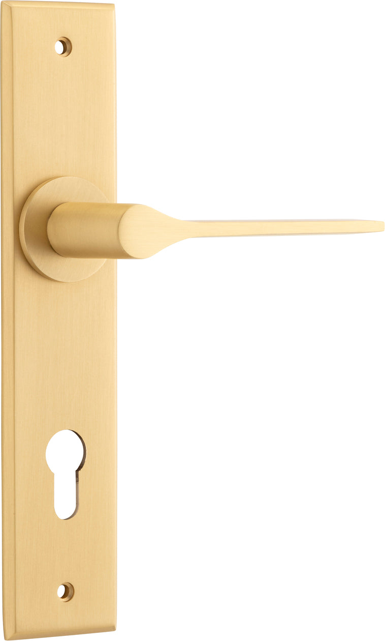 Como Lever - Chamfered Backplate - Ella Grace - Iver - Brushed Brass - Door Levers