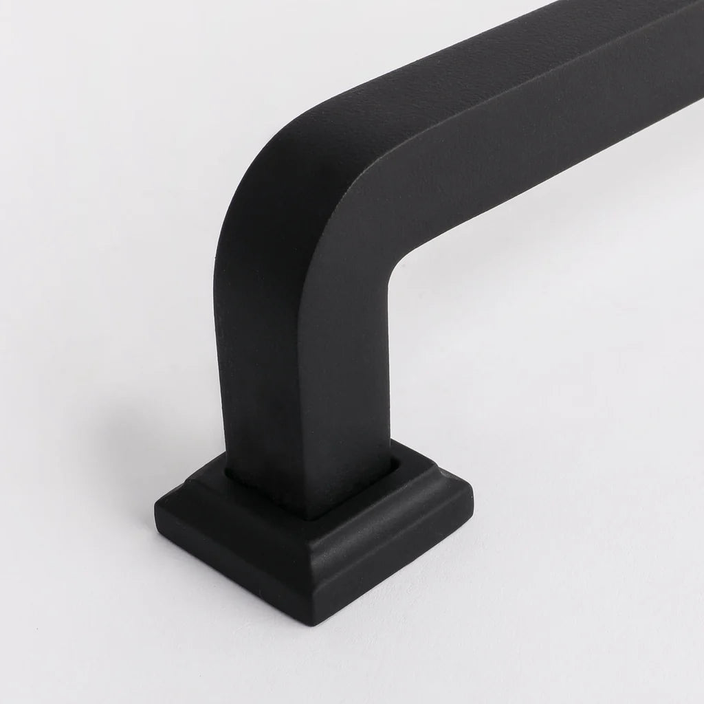 Hepburn Hardware Bronte Appliance Pull | Blackest Black
