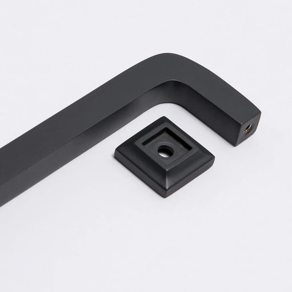 Hepburn Hardware Bronte Handle | Blackest Black