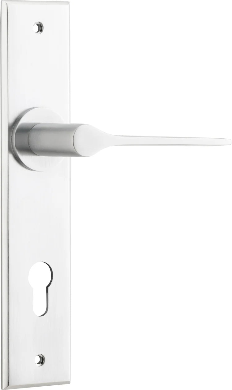 Como Lever - Chamfered Backplate - Ella Grace - Iver - Brushed Chrome - Door Levers