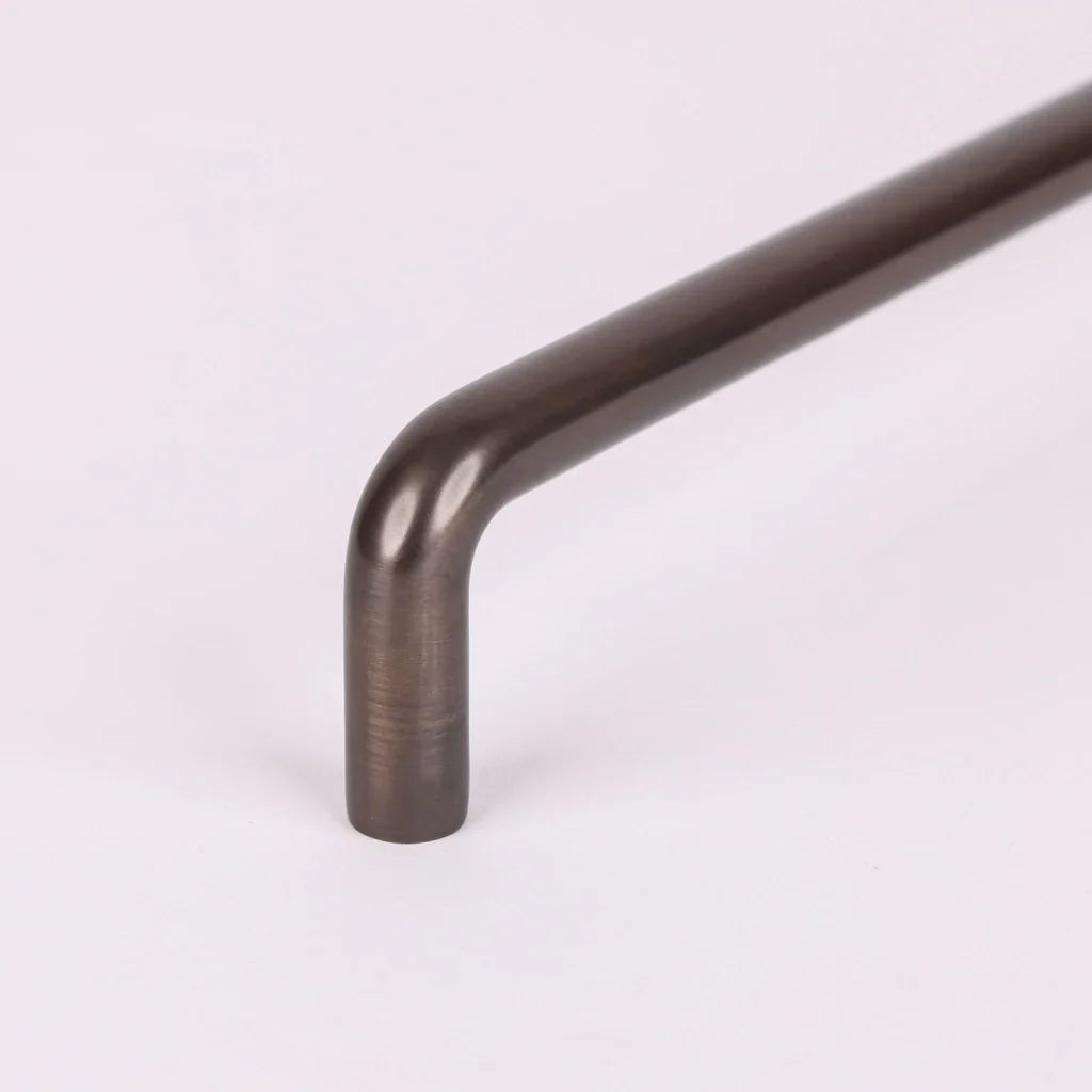 Ren Appliance Pull in oil rubbed bronze, detail