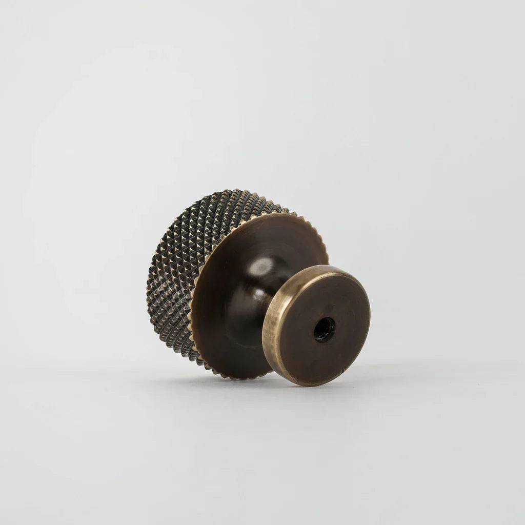 New Yorker Knob knurled texture in oil rubbed bronze