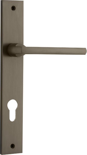 Baltimore Lever - Rectangular Backplate - Ella Grace - Iver - Signature Brass - Door Levers