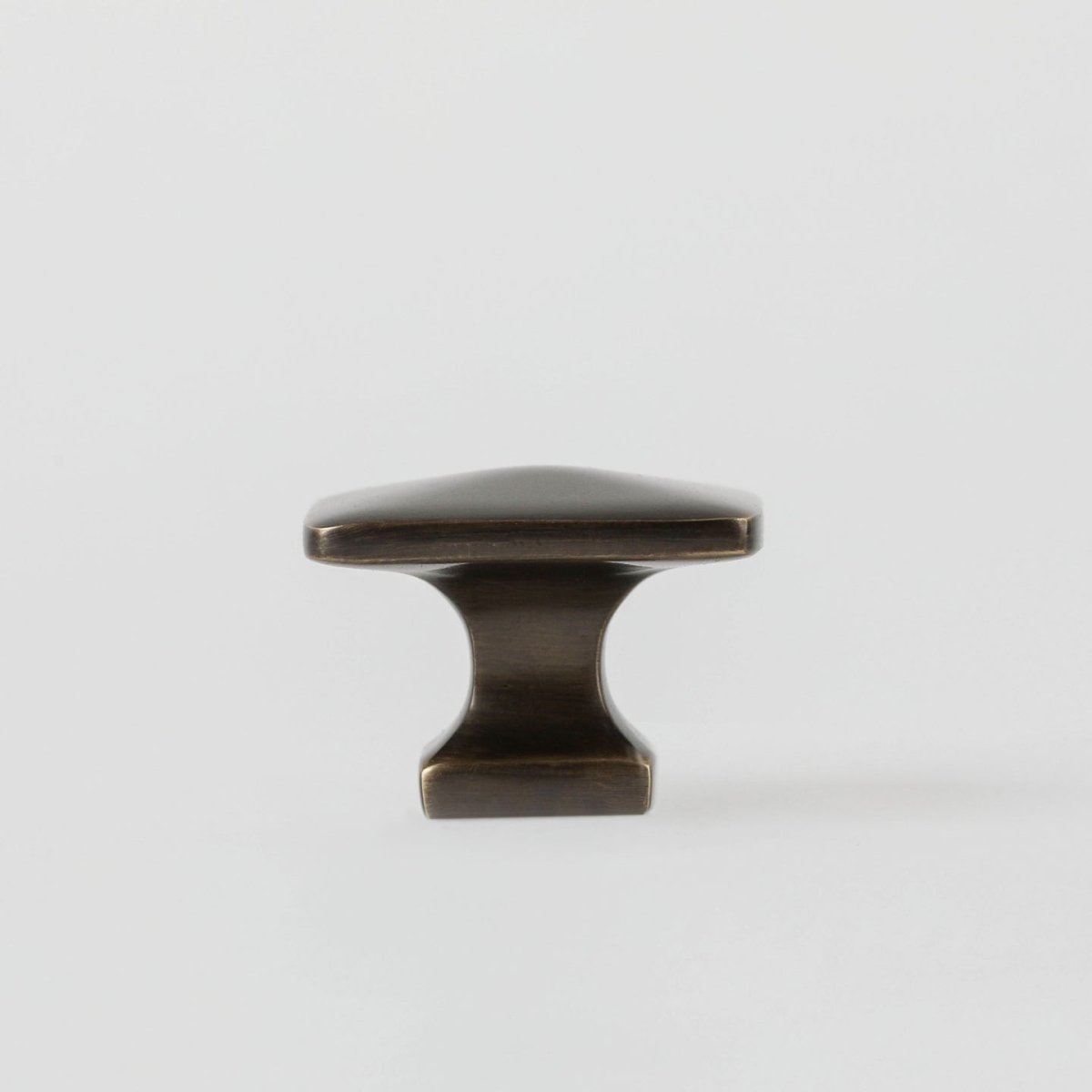 Bronte Knob in oil rubbed bronze, detail view
