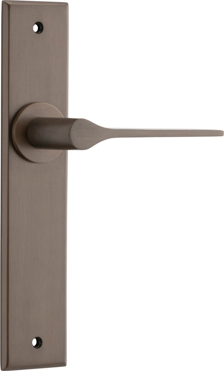 Como Lever - Chamfered Backplate - Ella Grace - Iver - Signature Brass - Door Levers