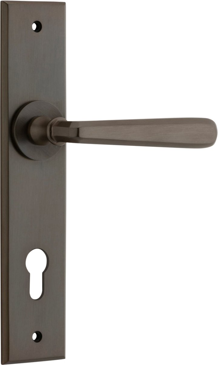 Copenhagen Lever - Chamfered Backplate - Ella Grace - Iver - Signature Brass - Door Levers