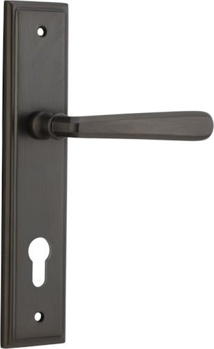 Copenhagen Lever - Stepped Backplate - Ella Grace - Iver - Signature Brass - Door Levers