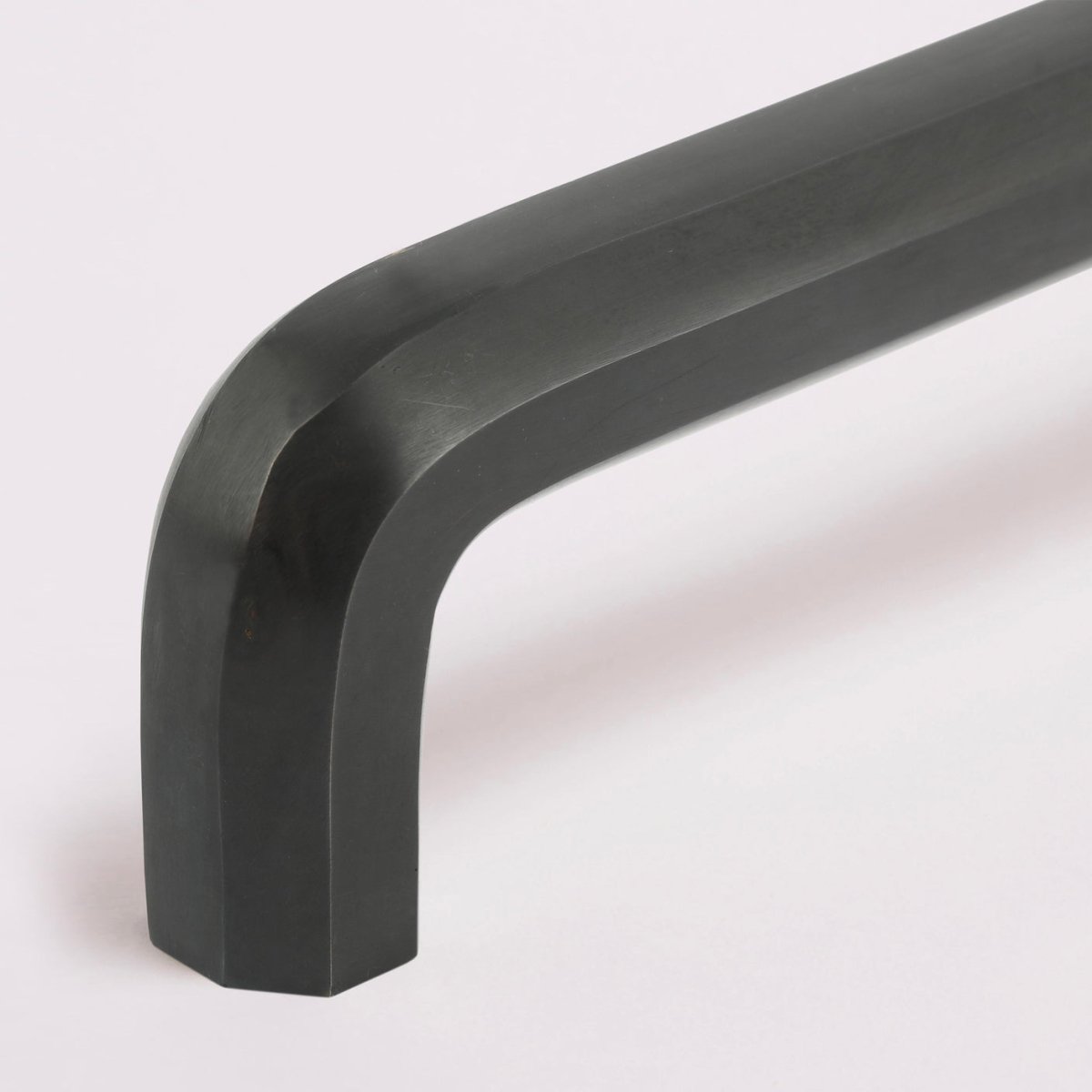 Henley Appliance Pull in scorched black, detail