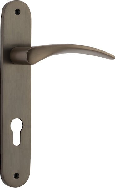 Oxford Lever - Oval Backplate - Ella Grace - Iver - Signature Brass - Door Levers