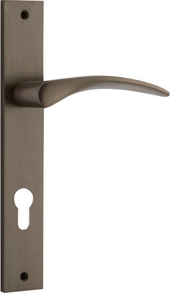 Oxford Lever - Rectangular Backplate - Ella Grace - Iver - Signature Brass - Door Levers