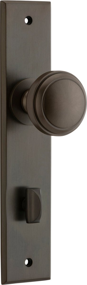 Paddington Knob - Chamfered Backplate - Ella Grace - Iver - Signature Brass - Door Knobs